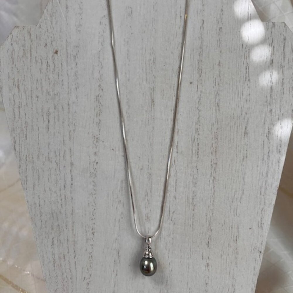 Gray Black Tahitian Pearl and Diamonds Necklace, Pearl Necklace